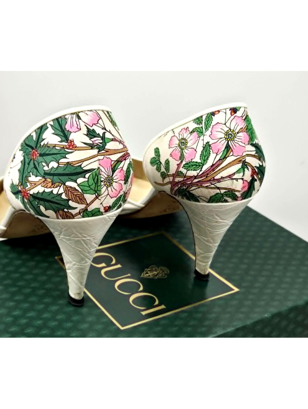 Vintage Gucci Flora Pumps 37.5 7.5 Floral Heels 1980s Italy w Box - Picture 11 of 16